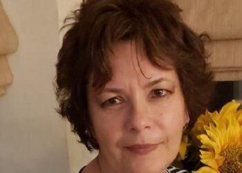 „Speranța nu urcă niciodată cu liftul” , cartea medicului-scriitor  orădean, Simona Mihuțiu, publicată în Spania la editura Círculo Rojo, prezentată la Institutul Cultural Român de la Madrid