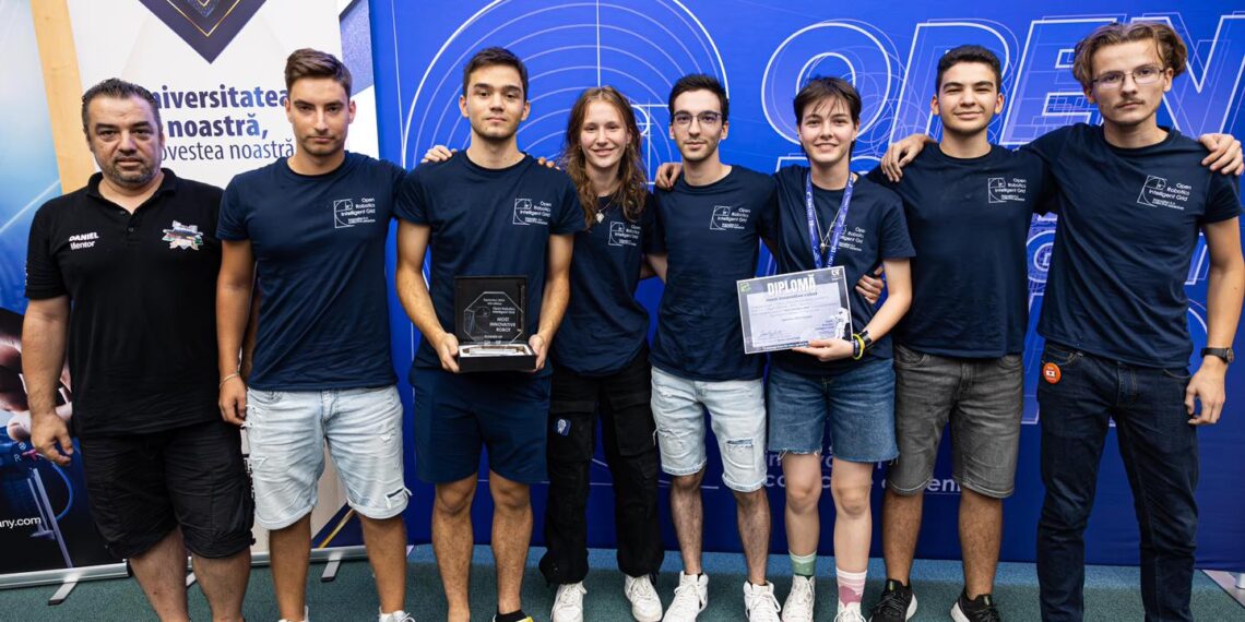 Echipa de robotică a CN Mihai Eminescu, premiul  Runner Up la „Most Innovative Robot”,  la Open Robotics Intelligent Grid
