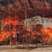 Incendiu uriaș într-un depozit de furaje din Buntesti. Au ars 1500 de baloți de fan