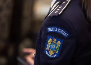Perioada în care un ofiţer de poliţie, licenţiat în ştiinţe juridice, a îndeplinit funcţii de specialitate juridică, poate fi luată în considerare, în vederea acordării pensiei de serviciu