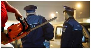 Un bărbat din Budureasa, eliberat dupa ce și-a atacat fratele cu druba și l-a tăiat pe fata
