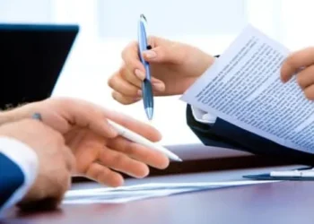 ÎCCJ: acceptarea expresă a moştenirii de către un minor lipsit de capacitate de exerciţiu reprezintă un act de dispoziţie şi necesită încuviinţarea instanţei de tutelă