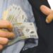Avocat acuzat de luare de mită pus sub control judiciar