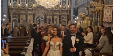 Nunta în lumea vip-urilor din Oradea. Fostul star orădean de la Vocea României si consilier al viceprimarului Antonia Nica, Denisa Mosincat, s-a căsătorit