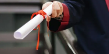 Nouă universități cer ca studenții de la masteratul didactic să fie obligați să urmeze o carieră în învățământul preuniversitar, „pentru o anumită perioadă”