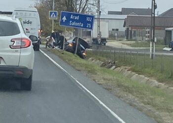 Un copil, accidentat într-un accident la Leș, aproape de ieșire înspre Salonta