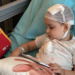 O familie din Lugasu de Jos lupta pentru viață micuțului Marc-Petru care are o tumoare cerebrala. Concert de colinde pentru tratamentul care durează doi ani