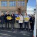 Conducerea AUR Bihor s-a dus la vot. Protest în fata secției de votare