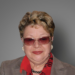 Doamna  care a studiat cu atenție fiecare piesa din colecția de arta românească decorativa contemporana din Muzeul Tarii Crișurilor va expune în Ceruri