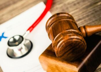 Înlocuirea măsurii obligării la tratament medical cu măsura internării medicale – conflict negativ de competență