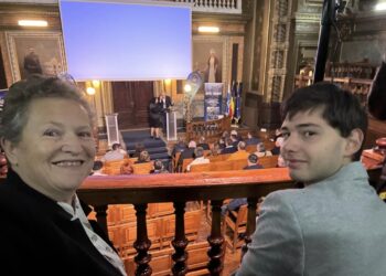 Studentul Filip Țuțu, mentorat de profesorul Simona Dzitac, bursa privata de studii de  la Hidroelectrica, ca recunoaștere a performanțelor sale deosebite