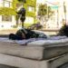 Tentativă la omor în Oradea: doi bărbați au atacat violent o persoană fără adăpost