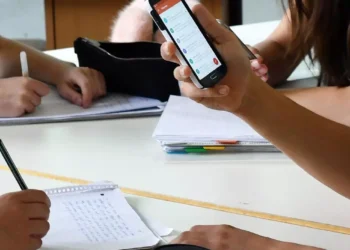 Fraudă masivă în Marea Britanie: mii de „studenți fictivi” în mare parte români, ar fi obținut ilegal sute de milioane de lire prin împrumuturi universitare