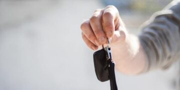 Șoferii obosiți riscă imobilizarea mașinii și ridicarea plăcuțelor de înmatriculare