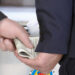 Prejudiciu de peste 660.000 de lei în BIHOR:  casierie fraudată și bunuri vândute ilegal