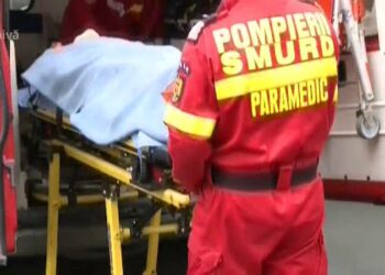 Un om a murit după ce mașina s-a răsturnat în albia unui pârâu în BIHOR