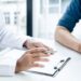 Opt categorii de români intră pe lista celor care vor fi obligați să achite contribuția la sănătate pentru a avea acces la servicii medicale