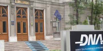 Avocați și foști ofițeri, trimiși în judecată de DNA într-un dosar de corupție: influență pretinsă asupra judecătorilor și onorarii mascate
