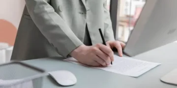 ÎCCJ: administratorul unui SRL nu poate fi subiect activ al infracțiunii de acordare a împrumuturilor sau garanțiilor ilegale 