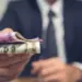 Contract de credit: acţiune în restituirea comisionului de refinanțare și neîndeplinirea condiţiilor de admisibilitate
