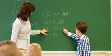 Peste 14.000 de posturi de profesori vor fi desființate
