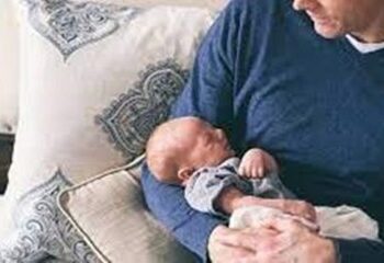 Drepturi noi pentru doctoranzi și cadre didactice aflate în concediu de creștere a copilului