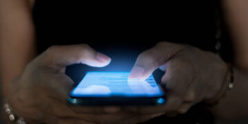 Imagini și mesaje macabre cu decapitări pe WhatsApp: un orădean își îngrozește victimele prin amenințări brutale
