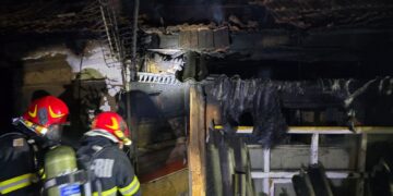Noapte de coșmar în Buduslău: un bărbat a fost găsit carbonizat în propria locuință