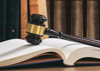 ÎCCJ: autoritățile publice pot acționa în contencios administrativ doar dacă legea le permite expres