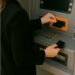 Sentință la Tribunalul Bihor: 2 ani și 4 luni închisoare cu suspendare pentru femeia care a sustras un card bancar și a efectuat 79 de tranzacții frauduloase