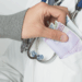 Încă un caz de luare de mită în sistemul medical: Medic primar din Timiș, acuzat în 34 de acte materiale, își recunoaște vinovăția. Acordul prevede 2 ani și 8 luni închisoare cu suspendare.