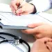 CNAS pregătește sancțiuni drastice pentru concediile medicale nejustificate: medicii ar putea rămâne fără drept de practică