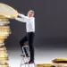 Legea pensiilor private a fost adoptată: cum și când își vor primi românii banii din Pilonul II și III