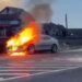 Intervenție dramatică în Chiribiș: autoturism cuprins de flăcări sub ochii șoferilor