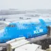Pasageri abandonați pe aeroportul din Amsterdam, mărturii din haosul aerian, Varșovia ca soluție în plină iarnă. Să nu zici că nu ți-am spus