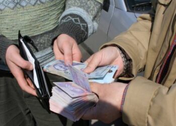 Camăta în floare și frica la ușă: dobânzi de 100% și scandaluri pentru bani, final în instanță