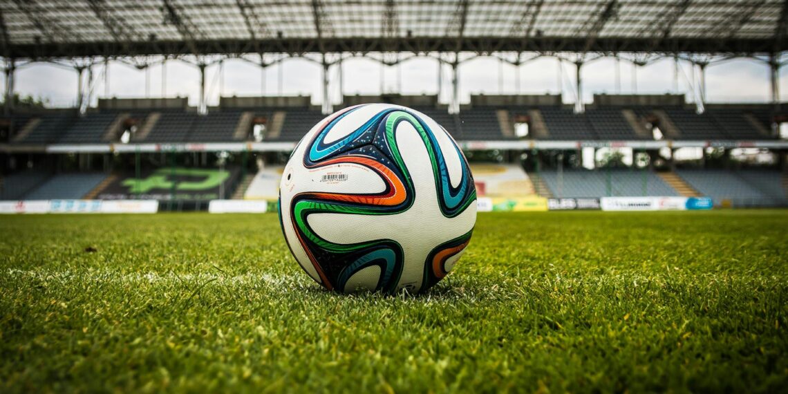 Descinderi ample ale Poliției Române într-un dosar de pariuri trucate din Liga a III-a