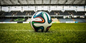 Descinderi ample ale Poliției Române într-un dosar de pariuri trucate din Liga a III-a