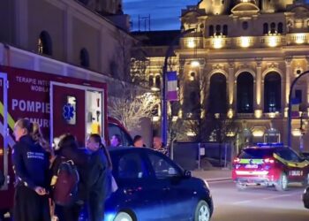 Accident în centrul Oradei: tânără lovită de o mașină pe strada Independenței