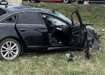 Accident grav  în Groși: două persoane au ajuns la spital după ce o mașină s-a răsturnat