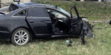 Accident grav  în Groși: două persoane au ajuns la spital după ce o mașină s-a răsturnat