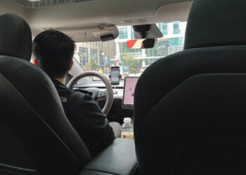Cursă de coșmar: șofer de ride-sharing lovit cu bestialitate, jefuit și abandonat, iar cei trei agresori au fost arestați