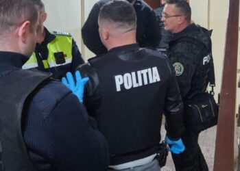 Escrocherie de 90.000 de euro cu monede de aur. Percheziții în Bihor și Maramureș