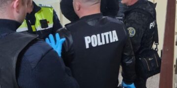 Escrocherie de 90.000 de euro cu monede de aur. Percheziții în Bihor și Maramureș