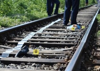 Omor pe șine: bărbat condamnat definitiv după ce a ținut o femeie pe calea ferată până a fost lovită de tren
