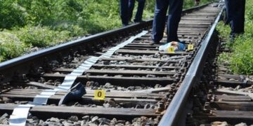 Omor pe șine: bărbat condamnat definitiv după ce a ținut o femeie pe calea ferată până a fost lovită de tren