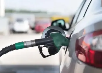 Guvernul pune frână prețurilor la pompă: stare de criză, profituri plafonate și exporturi blocate