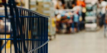 „A trecut de case, dar nu și de lege!” Furt la Carrefour Oradea, cu final penal
