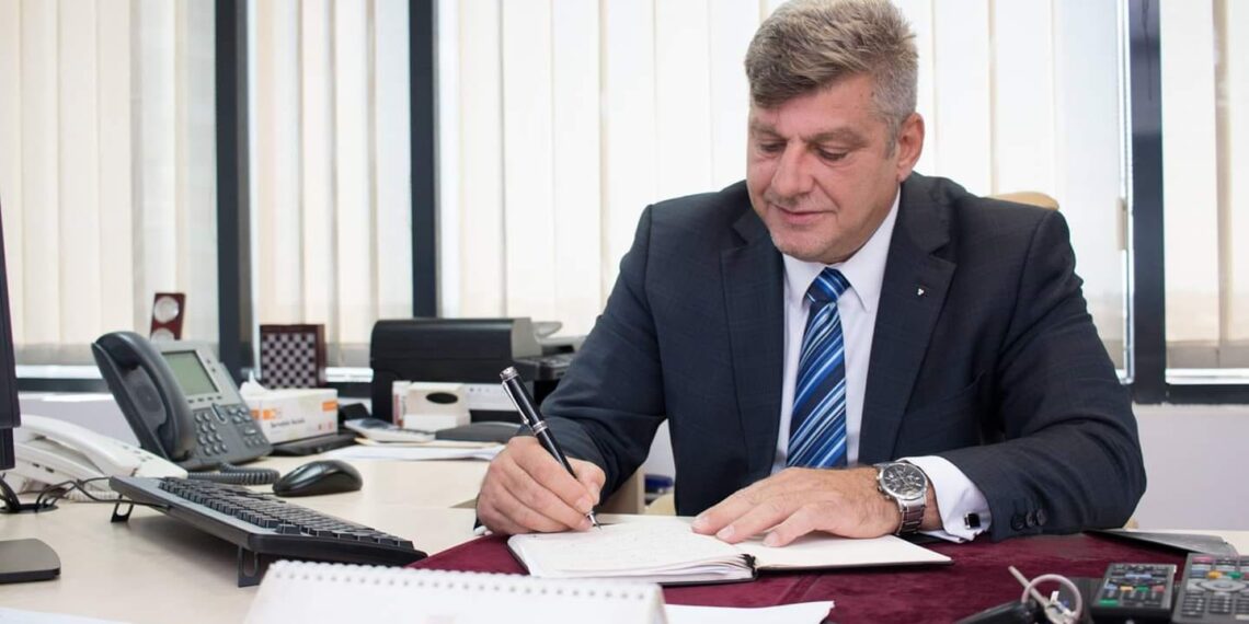 ȘPAGA LA BANCOMAT: fost director în Ministerul Investițiilor și Proiectelor Europene, Dragoș Adrian Iorga, și mecanismul discret prin care angajările la stat au devenit abonament lunar – DOCUMENT INTEGRAL