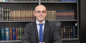 INTERVIU cu av. Daniel Nițu: dreptul penal predat frumos la curs nu seamănă cu cel trăit în dosar și e similarul juridic al oncologiei: greu, uneori aproape imposibil